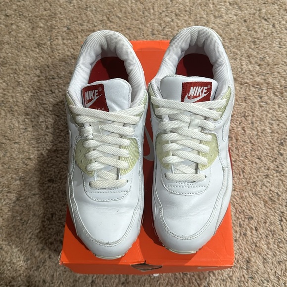 Air Max 90 white with red sole, men’s size 7.5, women’s size 9 - Picture 5 of 5